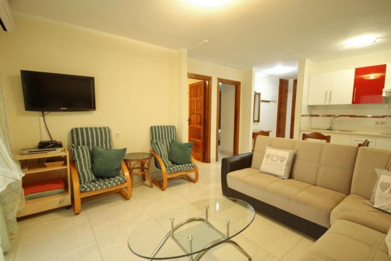 Two Bedroom Apartment In Beachfront Complex With Pool In Playa De Las Americas. מראה חיצוני תמונה