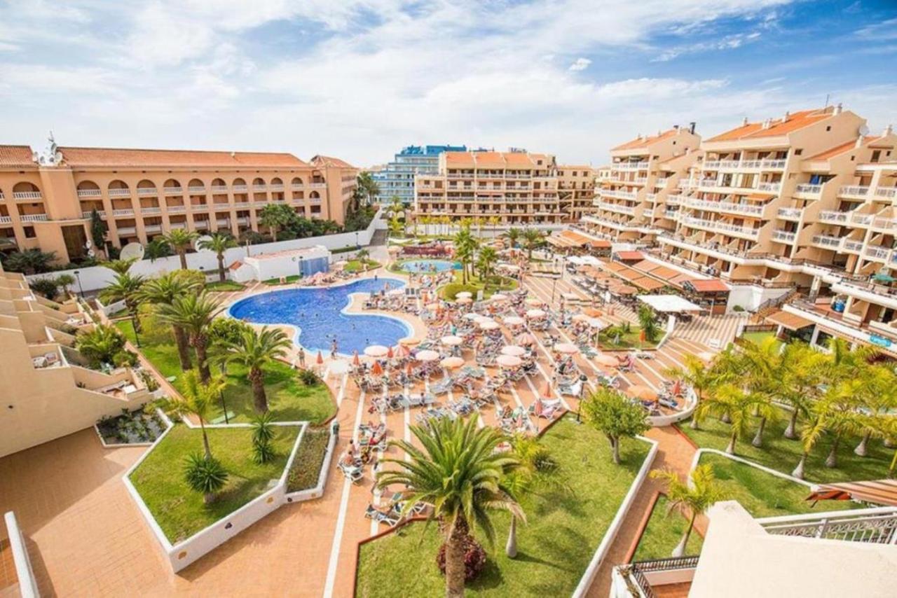 Two Bedroom Apartment In Beachfront Complex With Pool In Playa De Las Americas. מראה חיצוני תמונה