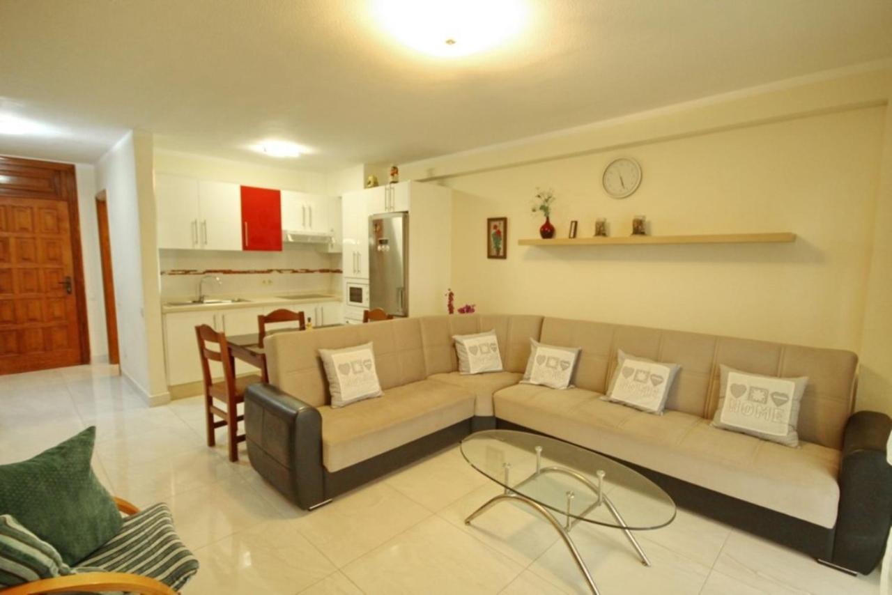 Two Bedroom Apartment In Beachfront Complex With Pool In Playa De Las Americas. מראה חיצוני תמונה