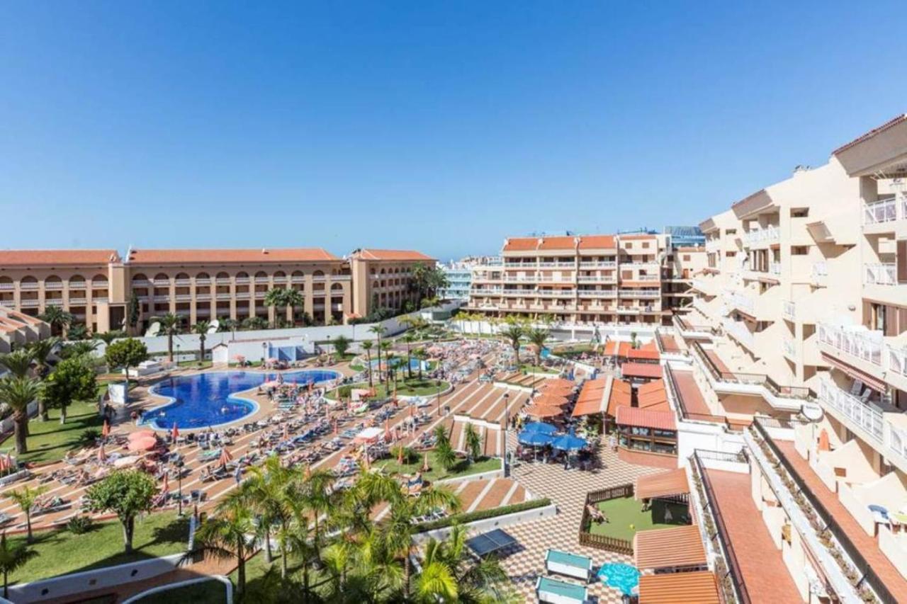 Two Bedroom Apartment In Beachfront Complex With Pool In Playa De Las Americas. מראה חיצוני תמונה