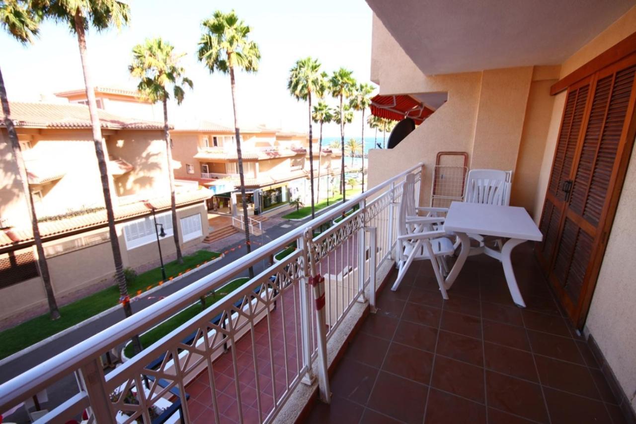 Two Bedroom Apartment In Beachfront Complex With Pool In Playa De Las Americas. מראה חיצוני תמונה